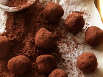 घर पर सिर्फ दो सामग्रियों के साथ बनाएं चॉकलेट ट्रफल,सिखें रेसिपी