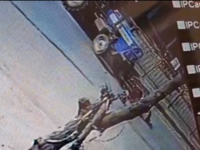 भिंड में दर्दनाक हादसा, ट्रेक्टर से टकराई बाइक, सीसीटीवी कैद हुई घटना