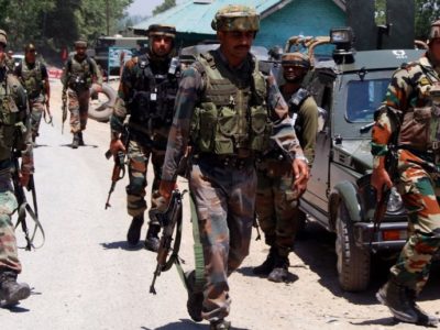 अनंतनाग में आतंकियों का हमला, सीआरपीएफ का एक जवान शहीद, एक बच्चे की भी मौत