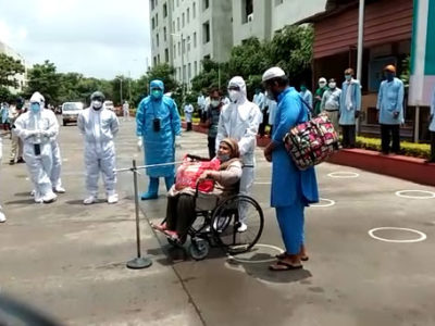 भोपाल में रात 8 बजे दुकानें बंद होंगी, सोमवार को चिरायु से 52 मरीज़ अपने घर लौटे