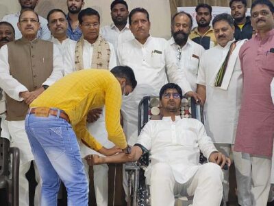छत्तीसगढ़ युवा कांग्रेस ने 100 यूनिट ब्लड किया डोनेट, पीसीसी चीफ मरकाम हुए शामिल