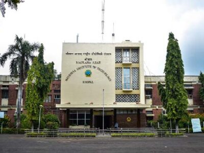 12 करोड़ का दान कराकर ठेकेदार के नाम होगी मेनिट की बिल्डिंग