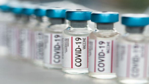 अमेरिका ने कोरोना वैक्सीनेशन अभियान में एक कदम और बढ़ाते हुए बूस्टर शॉट्स को मंजूरी दी