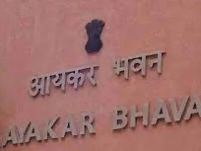 करोड़पति निकला मथुरा का रिक्शा चालक! आयकर ने भेजा साढ़े तीन करोड़ का नोटिस