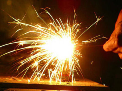 त्योहारी सीजन में कई राज्यों ने पटाखों की बिक्री और इस्तेमाल पर लगाई रोक 