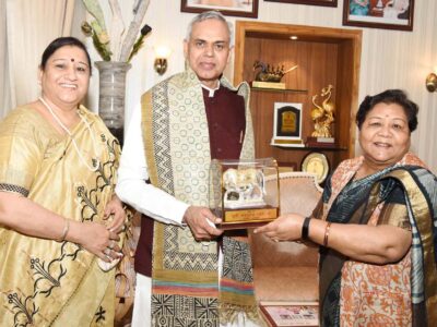 गुजरात के राज्यपाल ने इड़हर कढ़ी तथा चौलाई भाजी का चखा स्वाद और उसे बताया स्वादिष्ट