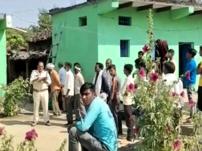 फंदे पर लटका रहा युवक 24 घंटे बाद पुलिस पहुंची फिर युवक को फंदे से उतारा