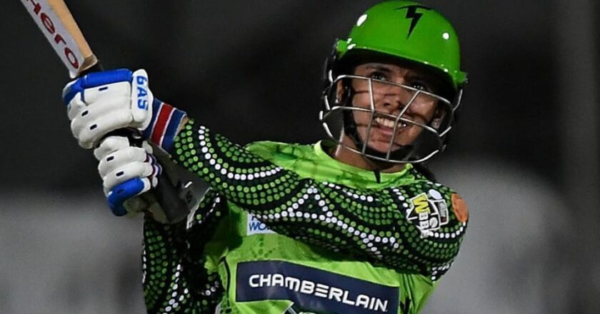 Big Bash में स्मृति ने जड़ा तूफानी शतक, हरमन का भी कमाल