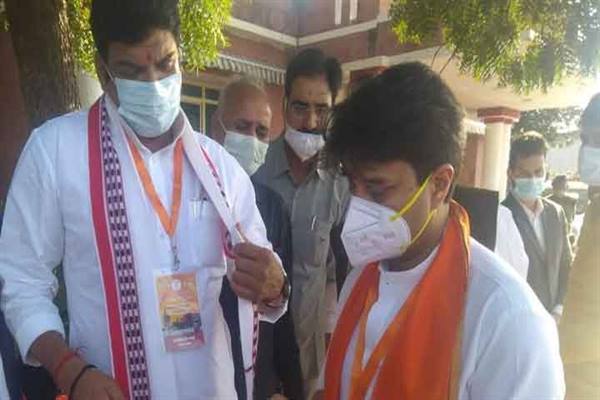 भोपाल को देश के प्रमुख शहरों की विमान सेवाओं से जोड़ने की माँग