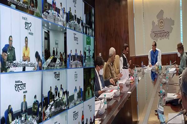 स्मार्ट पुलिसिंग की व्यवस्था को और बेहतर एवं प्रभावी बनाएँ: मुख्यमंत्री चौहान