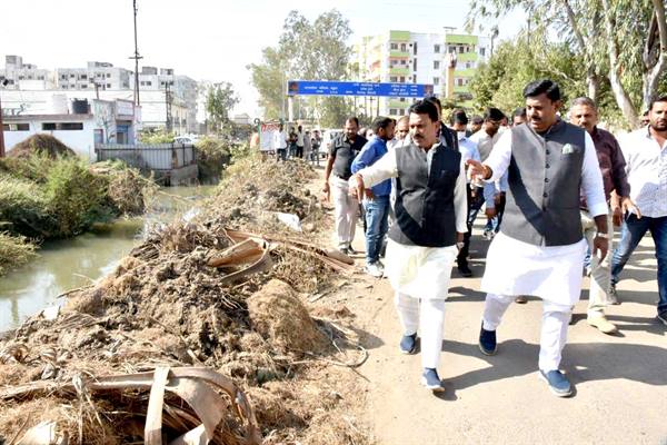 जल-संसाधन मंत्री सिलावट ने कलियासोत डेम से निकलने वाली नहरों का किया निरीक्षण