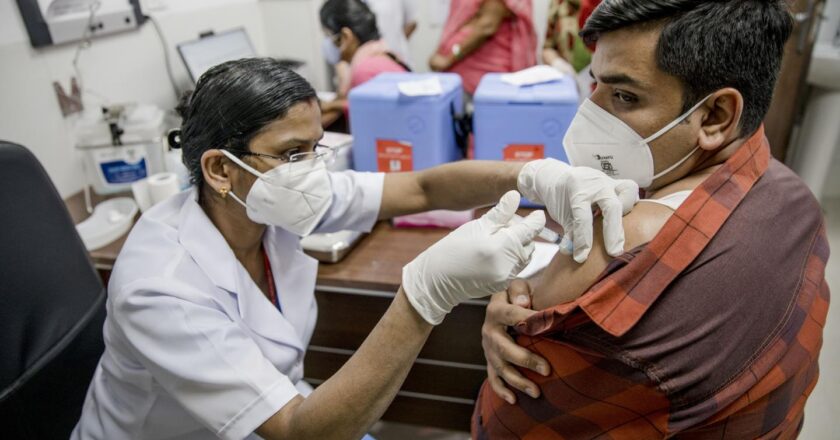 कलेक्टरों ने जारी किए आदेश, बिना सेकेंड डोज के समारोहों में शामिल होने पर होगी FIR