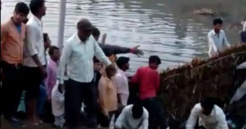 नदी की धार बांध कर किसानों ने जीत ली जंग