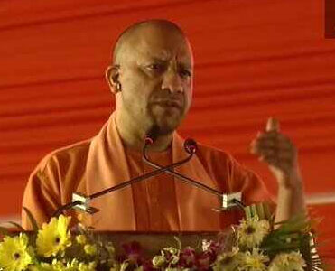 CM योगी ने गोरखपुर में 316.17 करोड़ रुपए की विकास परियोजनाओं का किया लोकार्पण