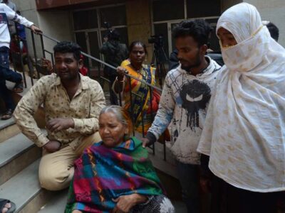 16 घंटे से बच्चों के इंतजार में भटक रहे परिजन, बढ़ सकता है मौतों का आंकड़ा