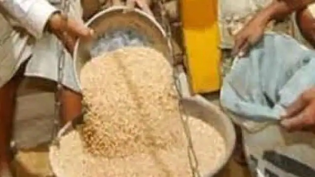 फ्री राशन : हजारों कार्डधारकों को नहीं मिला गेंहू-चावल
