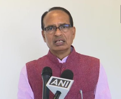 कांग्रेस ने पढ़ाया गलत इतिहास, महात्मा गांधी, नेहरू को ही बताया आजादी दिलाने वाला: शिवराज