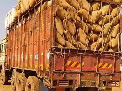 रायपुर जिला धान उठाव में अग्रणी