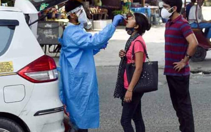 एक्सपर्ट: भारत में तेजी से फैलेगा ओमिक्रॉन, वैक्सीन के प्रभाव को भी कम कर सकता है