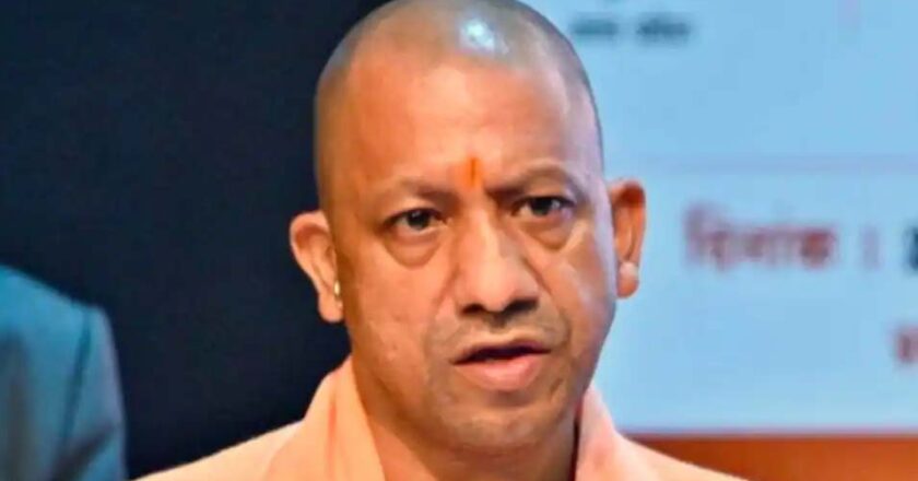 ओमिक्रोन की दस्तक: 31 दिसंबर तक लगाएं चार करोड़ कोरोना वैक्सीन: सीएम योगी