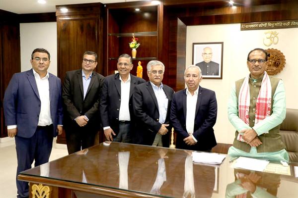 मुख्यमंत्री चौहान से उद्योगपतियों ने की भेंट