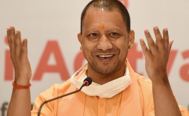 अयोध्या में CM योगी  ने दिया कोरोना से बचाव का संदेश