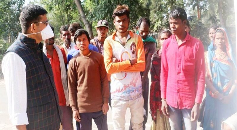 सोलापुर में बंधक बनाए 18 श्रमिकों को छुड़ाया