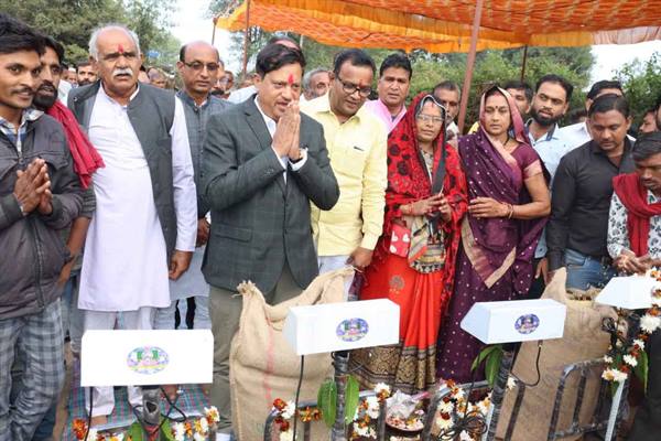 धान खरीदी केन्द्र का संचालन महिलाएँ भी करेंगी