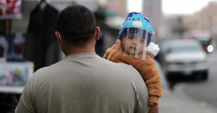 कोविड-19 संक्रमण की चौथी लहर का असर बच्चों पर, पिछले महीने बड़ी संख्या में शिशुओं को भर्ती कराया