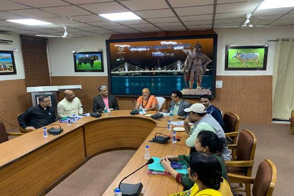 प्रदेश के गौ-संवर्धन कार्यों की समीक्षा