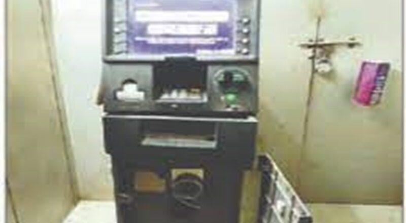 दो एटीएम को काटकर 41 लाख चुरा ले गए चोर