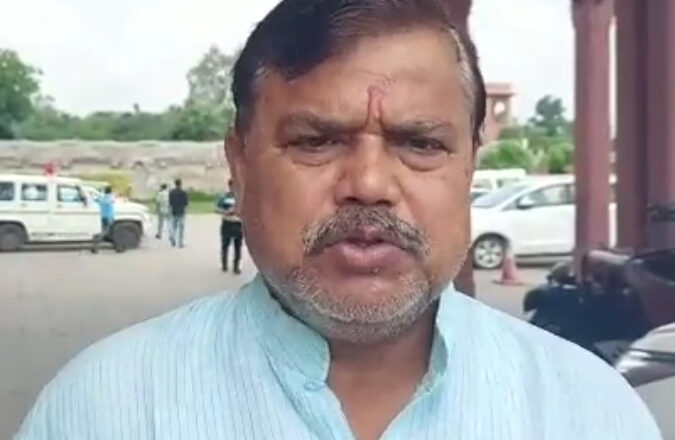 बिजली कर्मी से मारपीट करने पर थाना कैलारस मुरैना में एफ.आई.आर दर्ज