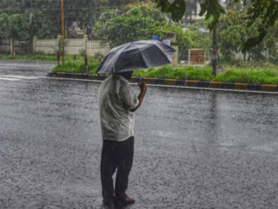 दिल्ली और आसपास के इलाकों में बढ़ेगी ठंड! अगले दो घंटे में इन इलाकों में हो सकती है बारिश