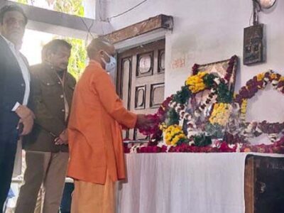 शहीद पीएस चौहान के परिवार को 50 लाख रुपए, नौकरी देगी UP सरकार, CM योगी ने किया ऐलान