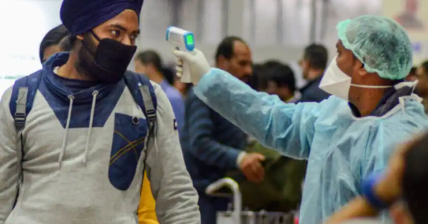 5 दिन में ओमिक्रॉन केस डबल होने पर केंद्र ने राज्यों को लिखी चिट्ठी, वॉर रूम बनाएं, नाइट कर्फ्यू हो