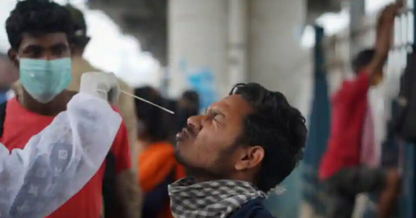 जिम्बाब्वे से गुजरात के जामनगर लौटा है संक्रमित शख्स, देश में मिला ओमिक्रॉन वेरिएंट का एक और केस