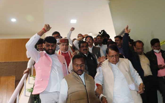 MP विधानसभा: आज भी गूंजा आरक्षण, कांग्रेस का वॉकआउट