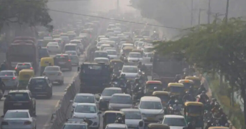 दिल्ली-नोएडा जाने वाले इन रास्तों पर अभी और बढ़ेगा जाम, ये वजह बढ़ाएंगी आपकी परेशानी