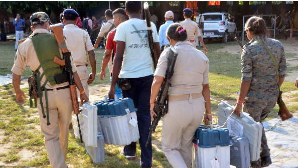 चुनावी तैयारियों का जायजा लेने आज से तीन दिन के यूपी दौरे पर चुनाव आयोग