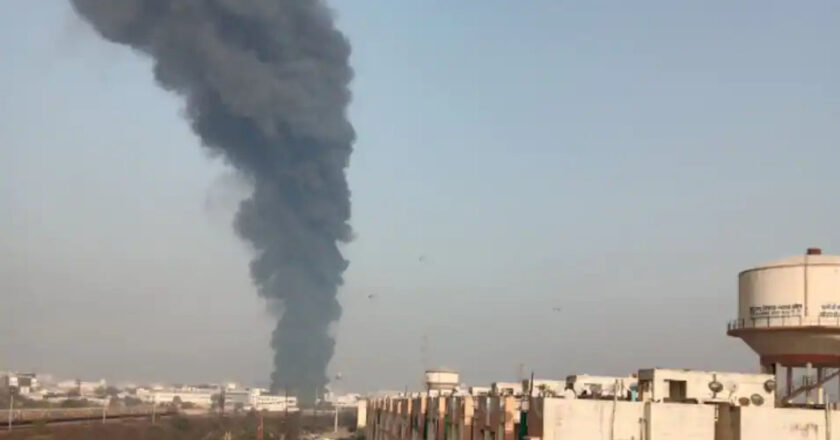 केमिकल फैक्ट्री में लगी भीषण आग, दमकल की 5 गाड़ियां मौके पर