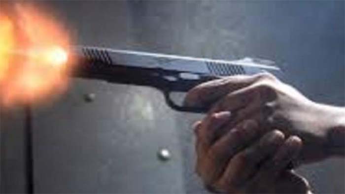 बेखौफ बदमाशों ने दिनदहाड़े भाजपा नेता को मारी गोली