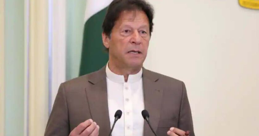 पाकिस्तान हो गया दिवालिया, जनता को बरगला रही इमरान सरकार