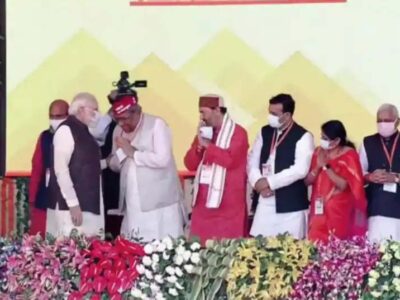 पीएम मोदी के मंच पर दिखी सहयोगी दलों की एकजुटता, अनुप्रिया और संजय निषाद को मिली खास तवज्जो