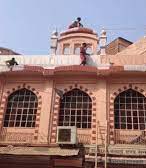 वाराणसी में मोदी के आगमन से पहले मस्जिद को भी रंग दिया गेरुआ, विवाद और विरोध के बाद दोबारा किया सफेद