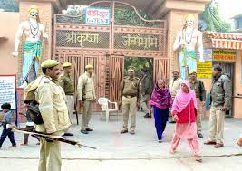 मथुरा में बाबरी विध्वंस की बरसी पर सुरक्षा कड़ी, चप्पे-चप्पे पर पुलिस का पहरा, कई मार्ग प्रतिबंधित