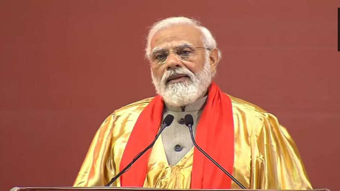 IIT के छात्रों से पीएम नरेंद्र मोदी बोले – जो चुनौतियों से भागते हैं, वो उनका शिकार बन जाते हैं
