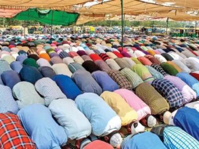 अब नमाज पर नहीं होगा बवाल, बैठक में इन 18 जगहों पर राजी हुए हिंदू-मुस्लिम