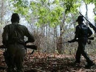 औरंगाबाद: नक्‍सल क्षेत्र में मिले हथियार, कारतूस व डेटोनेटर, पहाड़ी रास्‍ता पार कर पहुंचे जवान