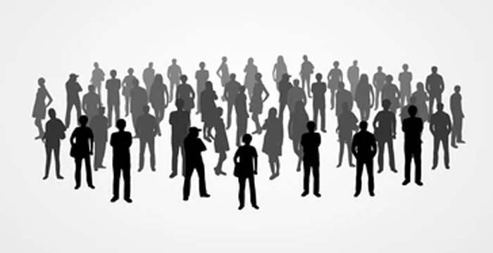 अलीगढ़ में स्थाई होने के इंतजार में संविदा कर्मी