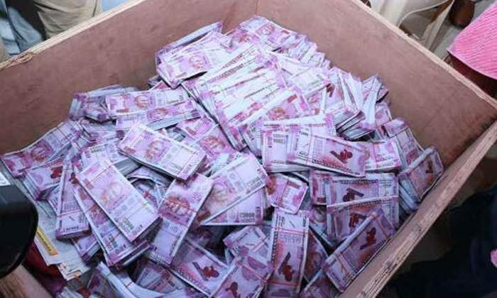 इत्र कारोबारी पीयूष जैन के घर अब तक और क्या-क्या मिला- 125 KG सोना, 257 करोड़ कैश, 500 चाबियां